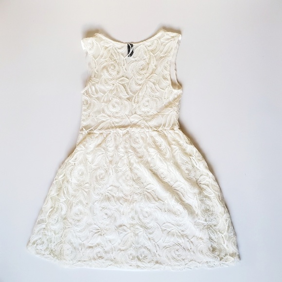 WINDSOR | Cream Lace V neck Dress - Picture 6 of 7